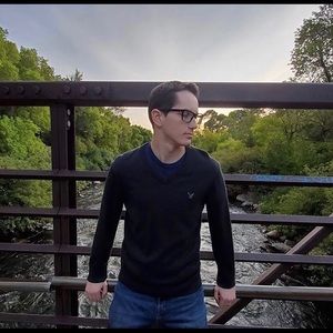 American Eagle Sweater